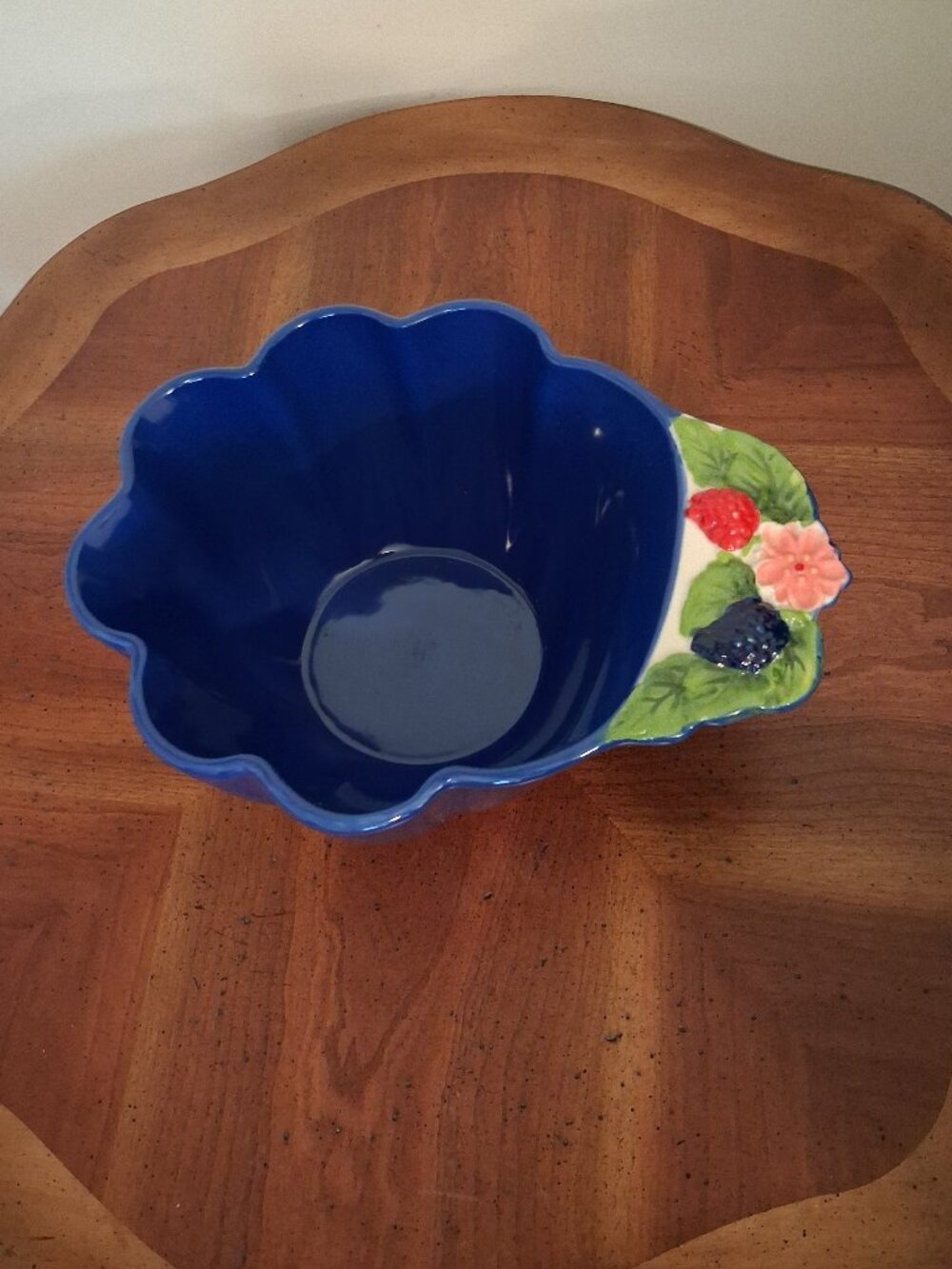 Retired Temptations Figural Fruit 2 Quart Fluted Mixing Bowl Flower Berries EUC